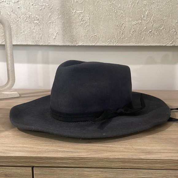 Revolve Hat - Picture 2 of 4